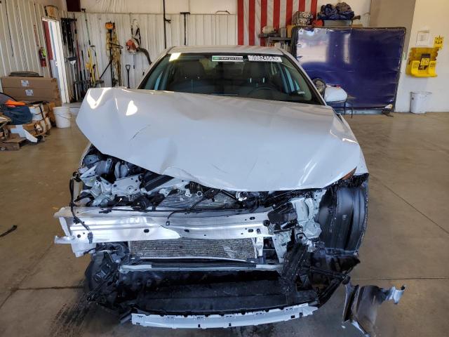 4T1G11AK8PU172907 - 2023 TOYOTA CAMRY SE NIGHT SHADE WHITE photo 5