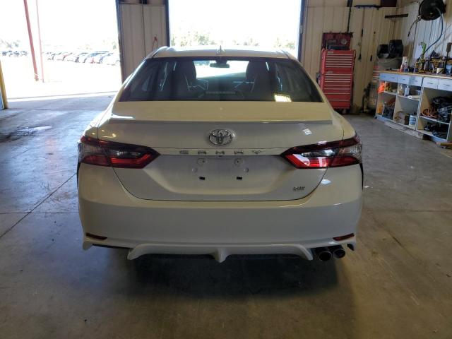 4T1G11AK8PU172907 - 2023 TOYOTA CAMRY SE NIGHT SHADE WHITE photo 6