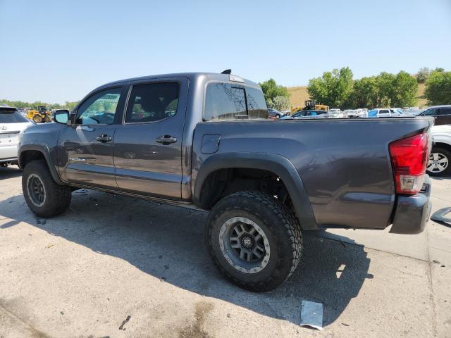 5TFCZ5AN5HX069330 - 2017 TOYOTA TACOMA DOUBLE CAB GRAY photo 2
