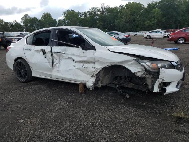 1HGCR2F5XFA077965 - 2015 HONDA ACCORD SPORT WHITE photo 4