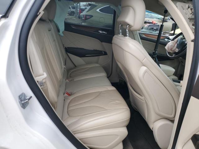5LMCJ2D9XJUL32660 - 2018 LINCOLN MKC SELECT Weiß Foto 11