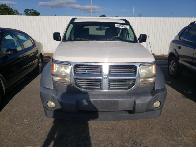 1D8GU28KX7W714781 - 2007 DODGE NITRO SXT WHITE photo 5