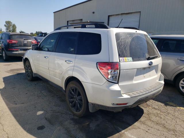 JF2SHADC5DH423502 - 2013 SUBARU FORESTER 2.5X PREMIUM WHITE photo 2
