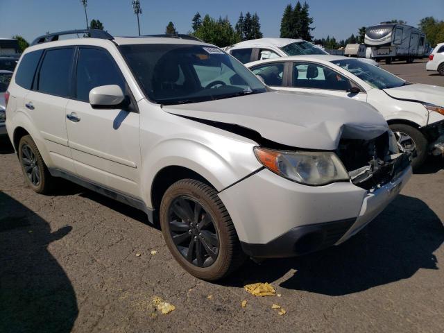JF2SHADC5DH423502 - 2013 SUBARU FORESTER 2.5X PREMIUM WHITE photo 4