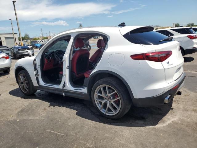 ZASFAKBN5J7C18172 - 2018 ALFA ROMEO STELVIO TI თეთრი ფოტო 2