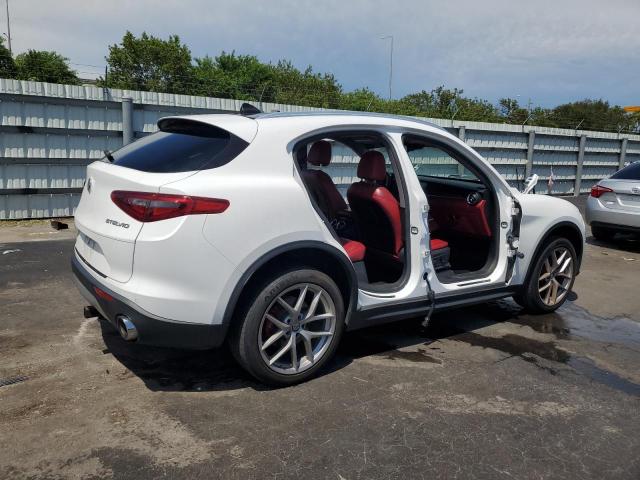 ZASFAKBN5J7C18172 - 2018 ALFA ROMEO STELVIO TI თეთრი ფოტო 3
