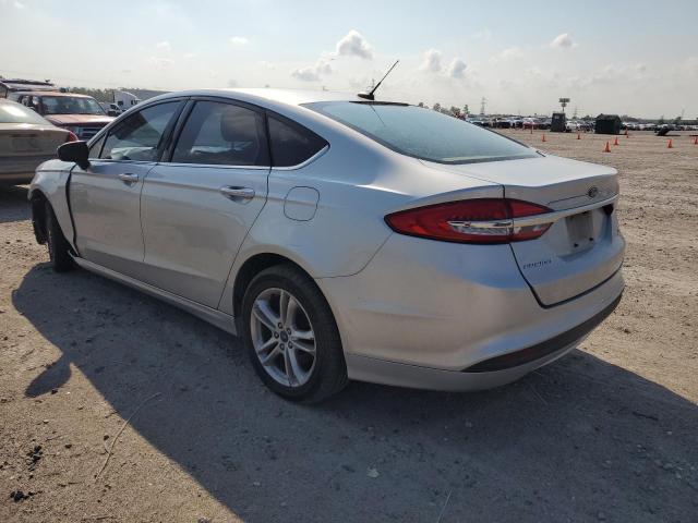 3FA6P0H78JR162571 - 2018 FORD FUSION SE SILVER photo 2