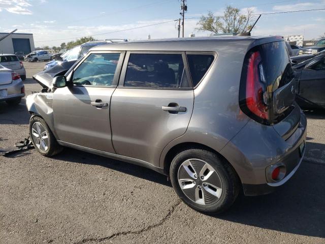 KNDJP3AE2J7032209 - 2018 KIA SOUL EV GRAY photo 2