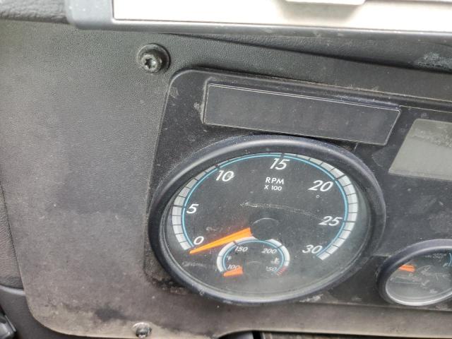 3AKJGEDV0JSJH5876 - 2018 FREIGHTLINER CASCADIA 1 Սպիտակ լուսանկար 8