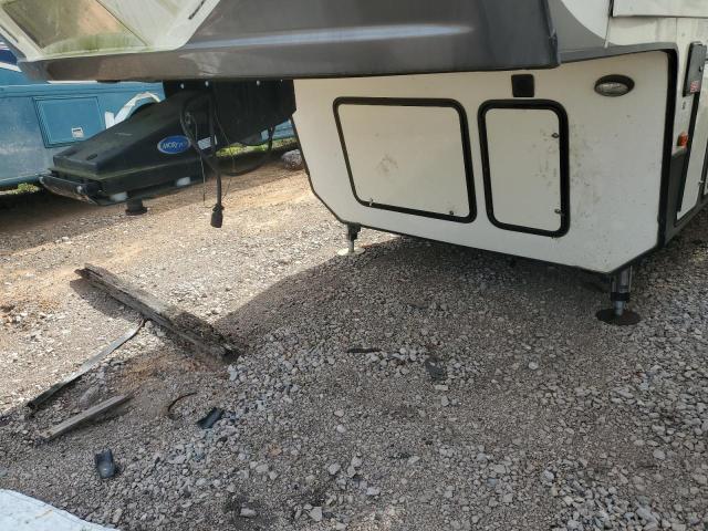 4YDF37129G4701856 - 2016 KEYSTONE MONTANA TAN photo 8