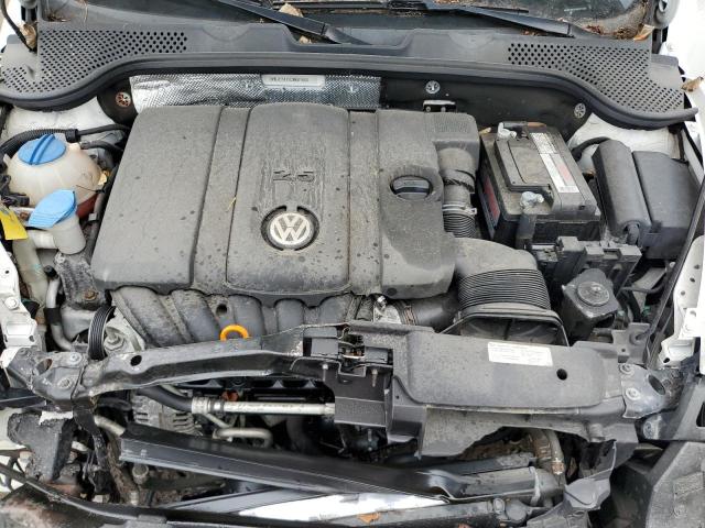 3VWJP7AT3CM661666 - 2012 VOLKSWAGEN BEETLE WHITE photo 11