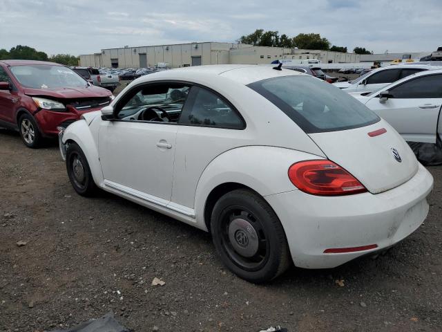3VWJP7AT3CM661666 - 2012 VOLKSWAGEN BEETLE WHITE photo 2