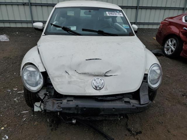 3VWJP7AT3CM661666 - 2012 VOLKSWAGEN BEETLE WHITE photo 5