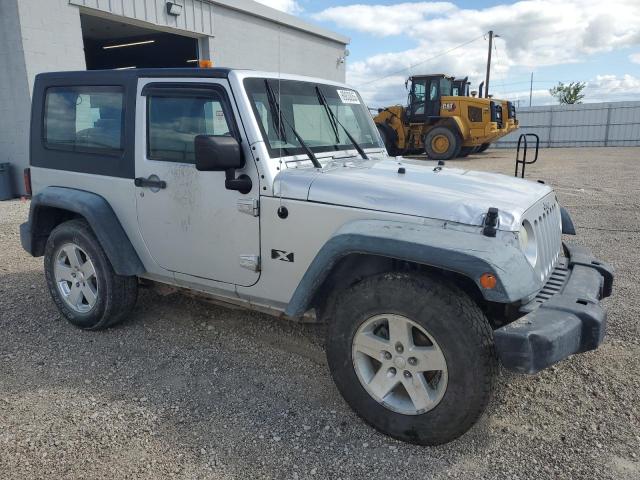 1J4FZ241X8L621751 - 2008 JEEP WRANGLER X SILVER photo 4