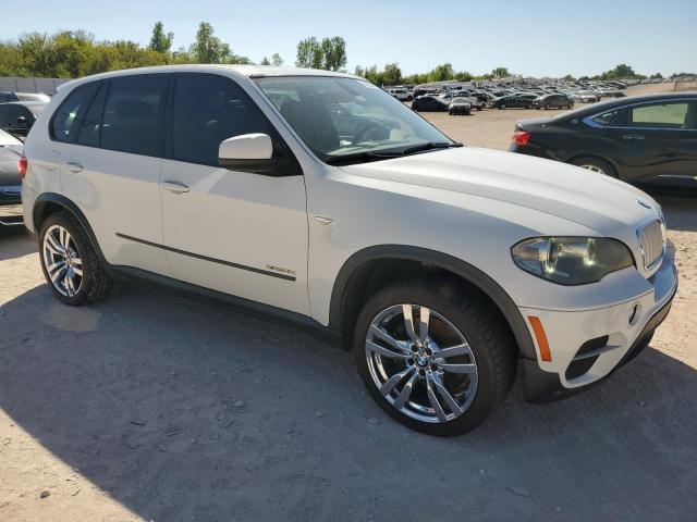 5UXZW0C55BL663013 - 2011 BMW X5 XDRIVE35D WHITE photo 4