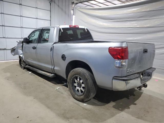 5TFRY5F17CX126073 - 2012 TOYOTA TUNDRA DOUBLE CAB SR5 SILVER photo 2