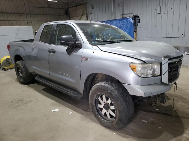 5TFRY5F17CX126073 - 2012 TOYOTA TUNDRA DOUBLE CAB SR5 SILVER photo 4