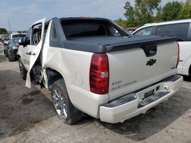 3GNVKGE08AG287867 - 2010 CHEVROLET AVALANCHE LTZ WHITE photo 2