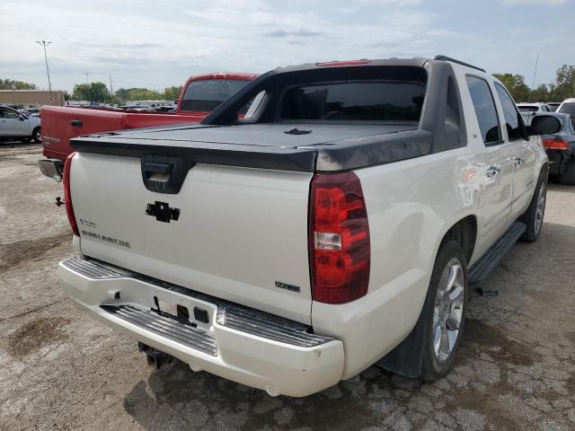 3GNVKGE08AG287867 - 2010 CHEVROLET AVALANCHE LTZ WHITE photo 3