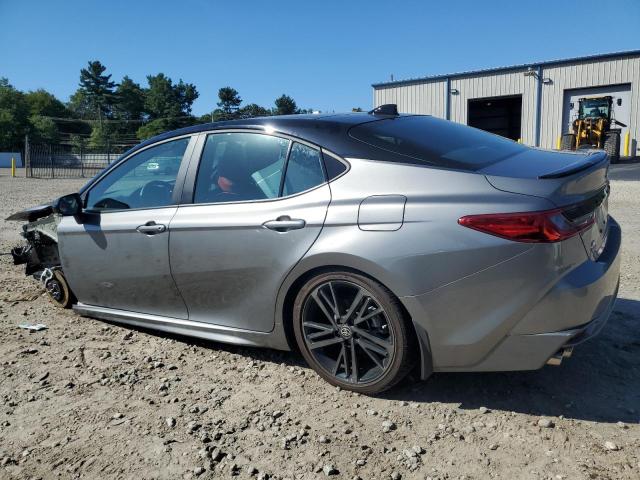 4T1DBADK0SU509333 - 2025 TOYOTA CAMRY XSE ნაცრისფერი ფოტო 2