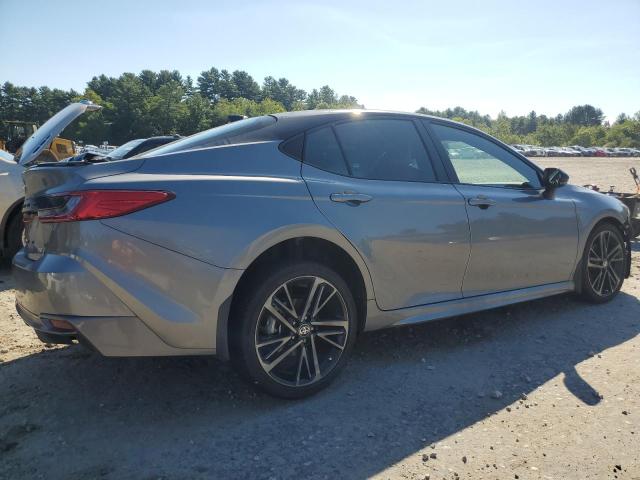 4T1DBADK0SU509333 - 2025 TOYOTA CAMRY XSE ნაცრისფერი ფოტო 3