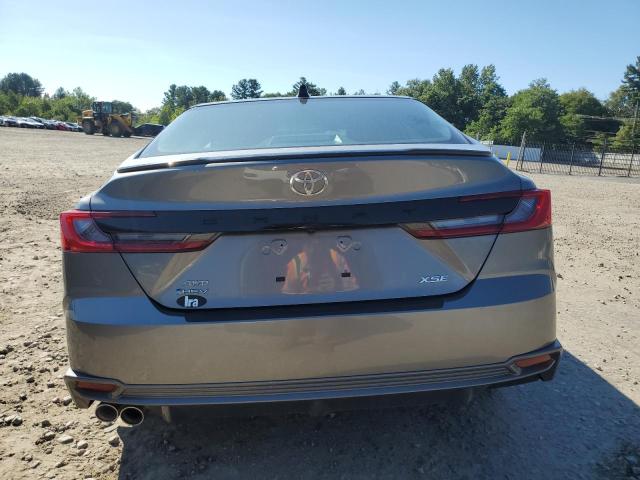 4T1DBADK0SU509333 - 2025 TOYOTA CAMRY XSE ნაცრისფერი ფოტო 6
