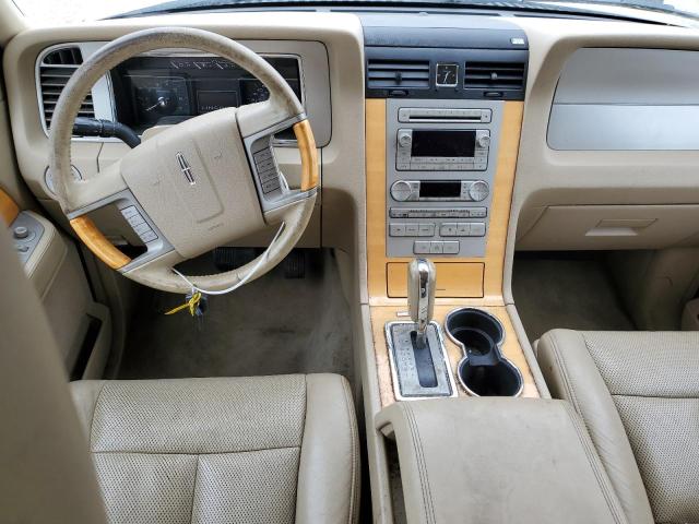 5LMJJ2J59AEJ07164 - 2010 LINCOLN NAVIGATOR 白色 照片 8