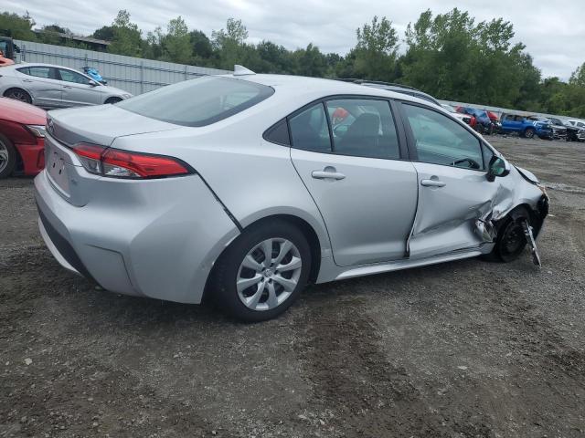 5YFEPRAE2LP054992 - 2020 TOYOTA COROLLA LE 银色 照片 3