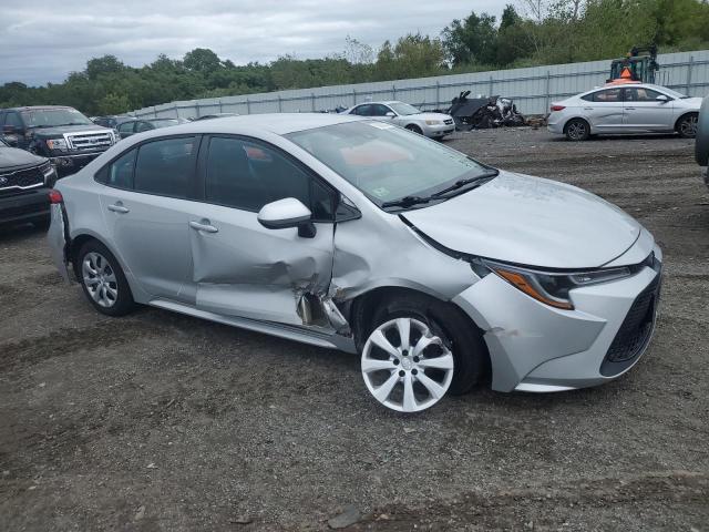 5YFEPRAE2LP054992 - 2020 TOYOTA COROLLA LE 银色 照片 4