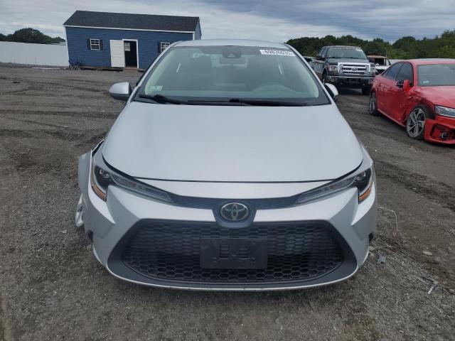 5YFEPRAE2LP054992 - 2020 TOYOTA COROLLA LE 银色 照片 5