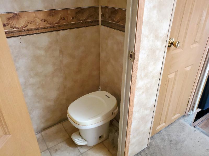 4YDF3122931480685 - 2003 EVER KEYSTONE WHITE photo 8