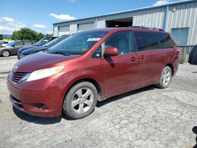 2017 TOYOTA SIENNA LE, 