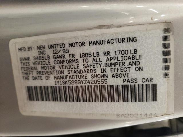 1Y1SK5289YZ420555 - 2000 CHEVROLET GEO PRIZM BASE SILVER photo 11