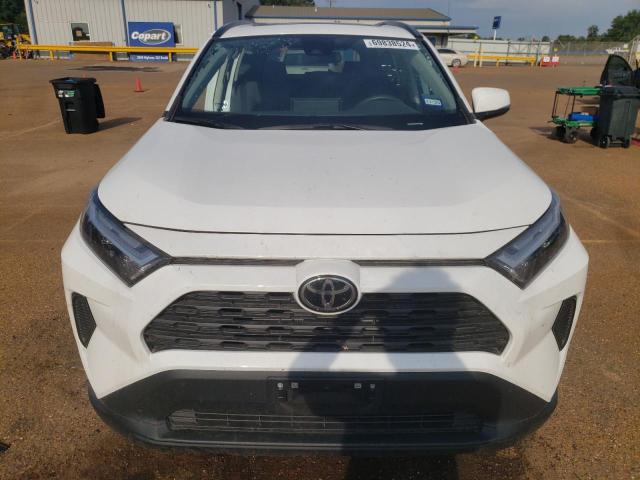 2T3W1RFV2RW302879 - 2024 TOYOTA RAV4 XLE WHITE photo 5