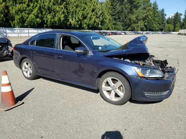 1VWBP7A34DC051038 - 2013 VOLKSWAGEN PASSAT SE ლურჯი ფოტო 4