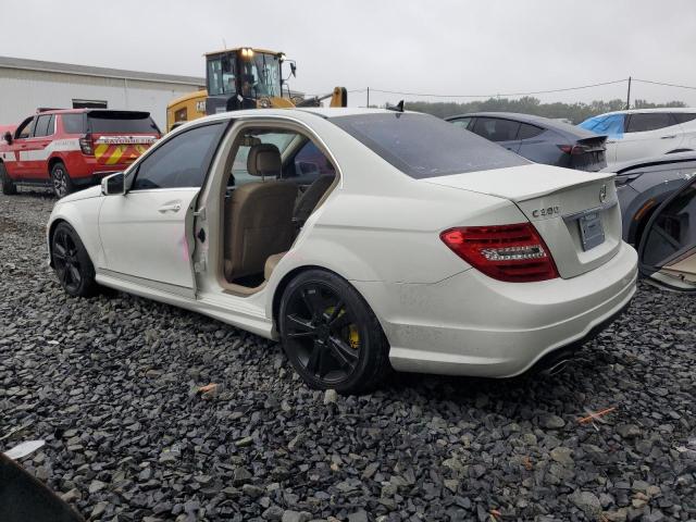 WDDGF8BB8CR208806 - 2012 MERCEDES-BENZ C 300 4MATIC WHITE photo 2
