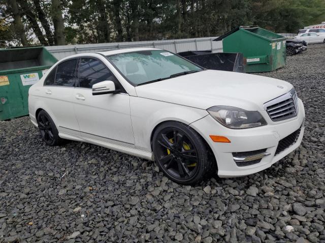 WDDGF8BB8CR208806 - 2012 MERCEDES-BENZ C 300 4MATIC WHITE photo 4