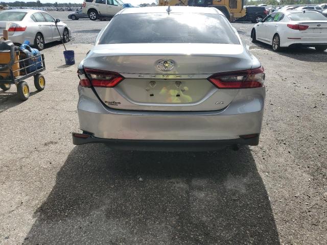 4T1C11AK2PU148150 - 2023 TOYOTA CAMRY LE SILVER photo 6