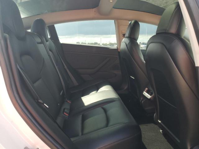 5YJ3E1EA8JF017251 - 2018 TESLA MODEL 3 Սպիտակ լուսանկար 10