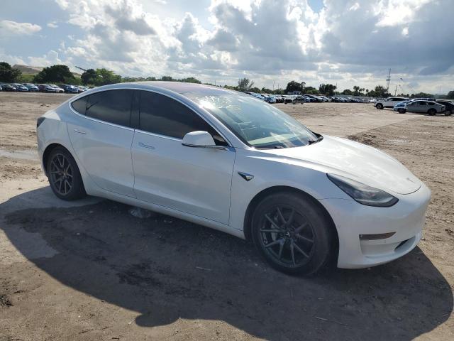 5YJ3E1EA8JF017251 - 2018 TESLA MODEL 3 Սպիտակ լուսանկար 4