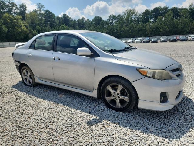 2T1BU4EE1CC784501 - 2012 TOYOTA COROLLA BASE فضي صورة 4