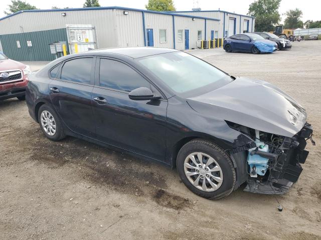 3KPF24AD2KE010231 - 2019 KIA FORTE FE BLACK photo 4