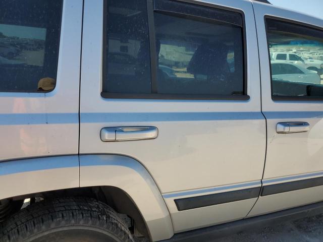 1J8HG48N78C239828 - 2008 JEEP COMMANDER SPORT SILVER photo 10