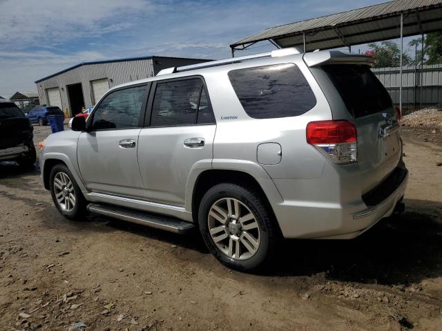 JTEZU5JR0B5022314 - 2011 TOYOTA 4RUNNER SR5 银色 照片 2