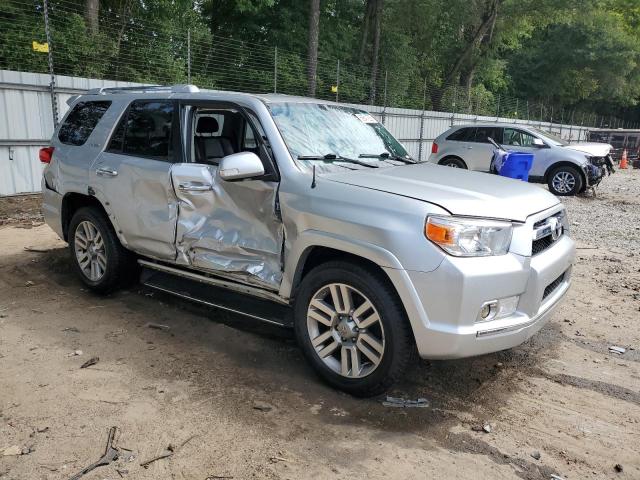 JTEZU5JR0B5022314 - 2011 TOYOTA 4RUNNER SR5 银色 照片 4