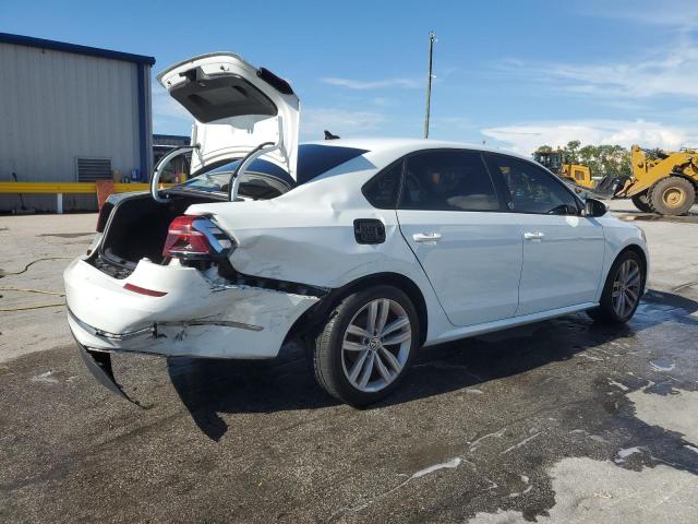 1VWLA7A39KC012996 - 2019 VOLKSWAGEN PASSAT WOLFSBURG WHITE photo 3