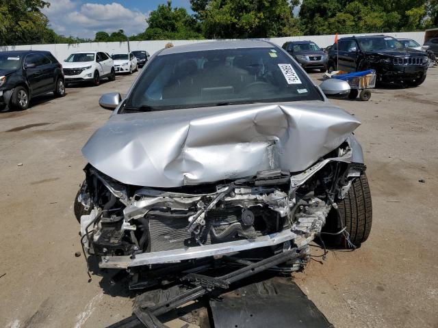 JTDS4MCE4MJ068698 - 2021 TOYOTA COROLLA SE ვერცხლისფერი ფოტო 5