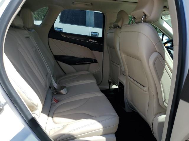 5LMCJ3C99KUL09296 - 2019 LINCOLN MKC RESERVE WHITE photo 11
