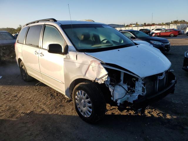 5TDZA23CX5S284313 - 2005 TOYOTA SIENNA CE WHITE photo 4