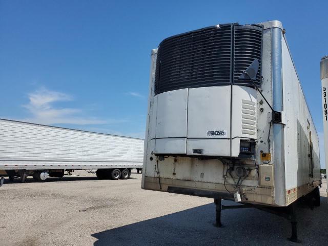 1UYVS24874M289003 - 2004 UTILITY VS2RA WHITE photo 2